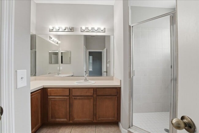 Building Photo - 182 Chippendale Terrace