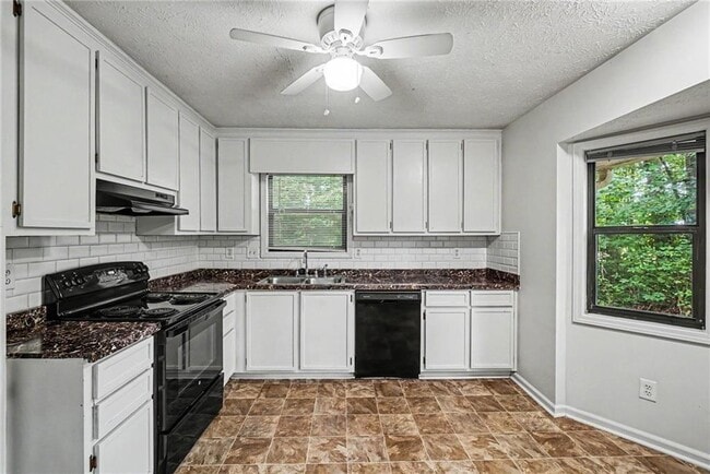 Building Photo - 4471 Ambras Way NW