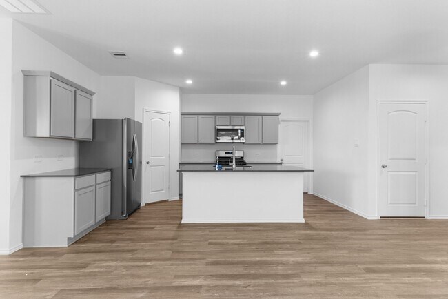 Building Photo - 16727 Hemlock Frst Ln