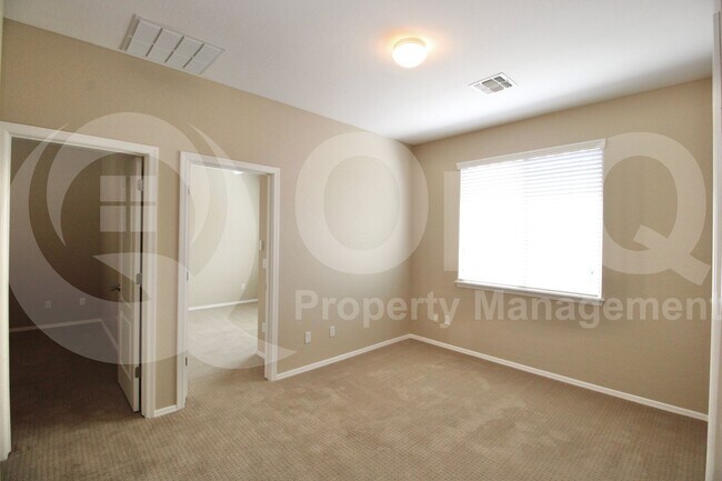 Building Photo - 3831 E Zion Pl