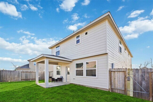 Building Photo - 5914 Prince Pl Dr