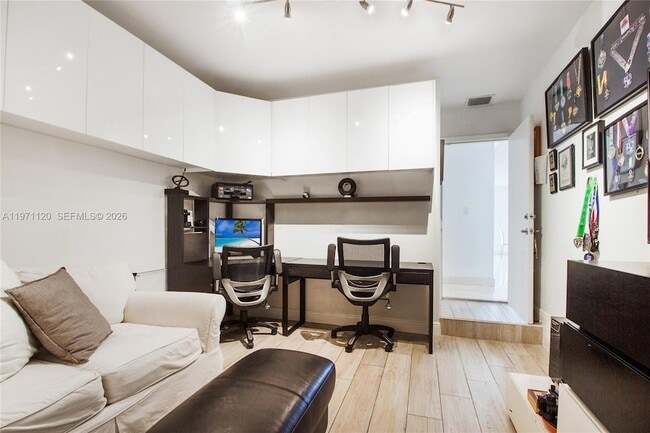 Building Photo - 6407 NW 109th Ave