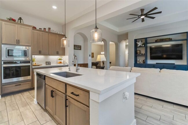 Building Photo - 116 Charles Zanco Dr