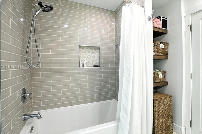 Building Photo - 1945 S Hibiscus Dr