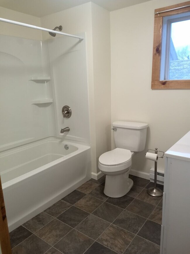 Building Photo - Pet Negotiable Four Bedroom Home