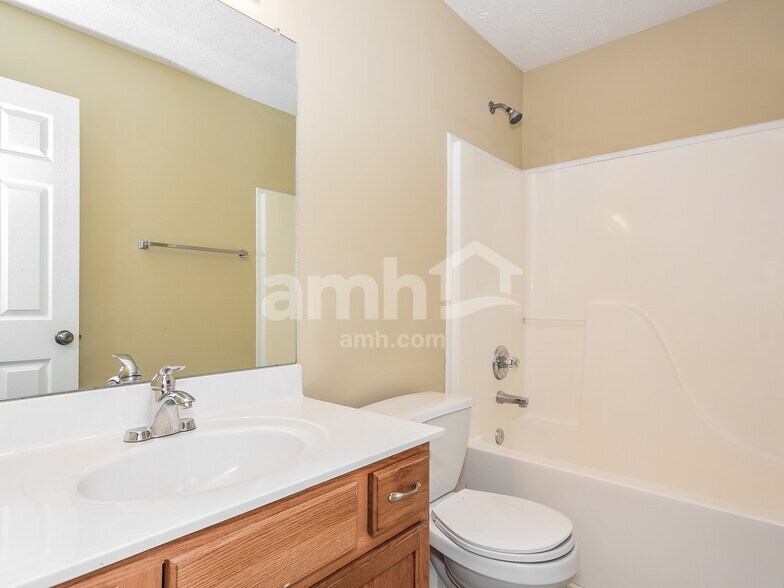 Building Photo - 3645 S Naples Ct