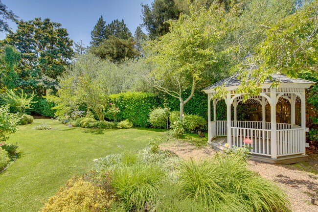 Building Photo - 15 Niven Way