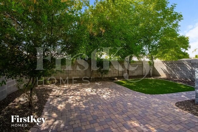 Building Photo - 4142 S Mariposa Dr