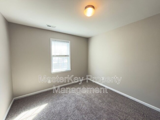 Building Photo - 2916 Hayward Ct