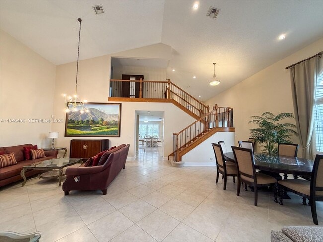 Building Photo - 3279 Huntington