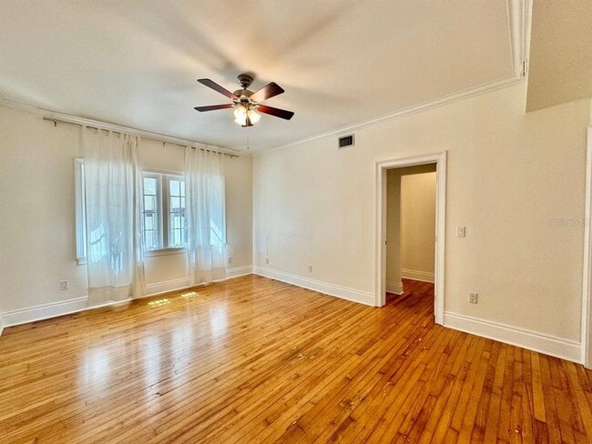 Building Photo - 2117 W Dekle Ave