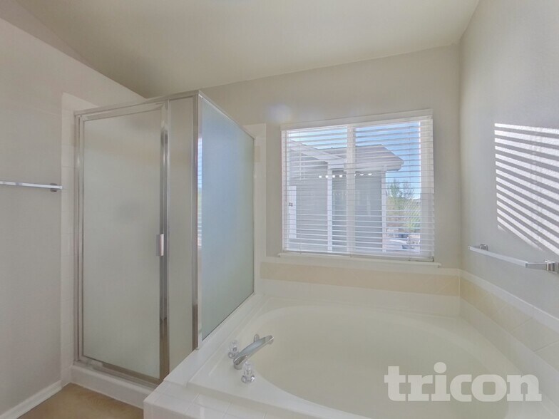 Building Photo - 10893 Bullock Ct