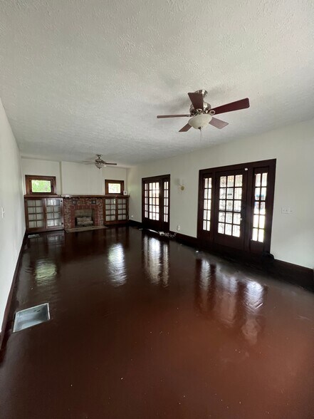 Living Room - 1235 Tecumseh St