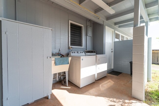 Building Photo - Fully Renovated 1BR/1BA/1PKG in Pearl City.