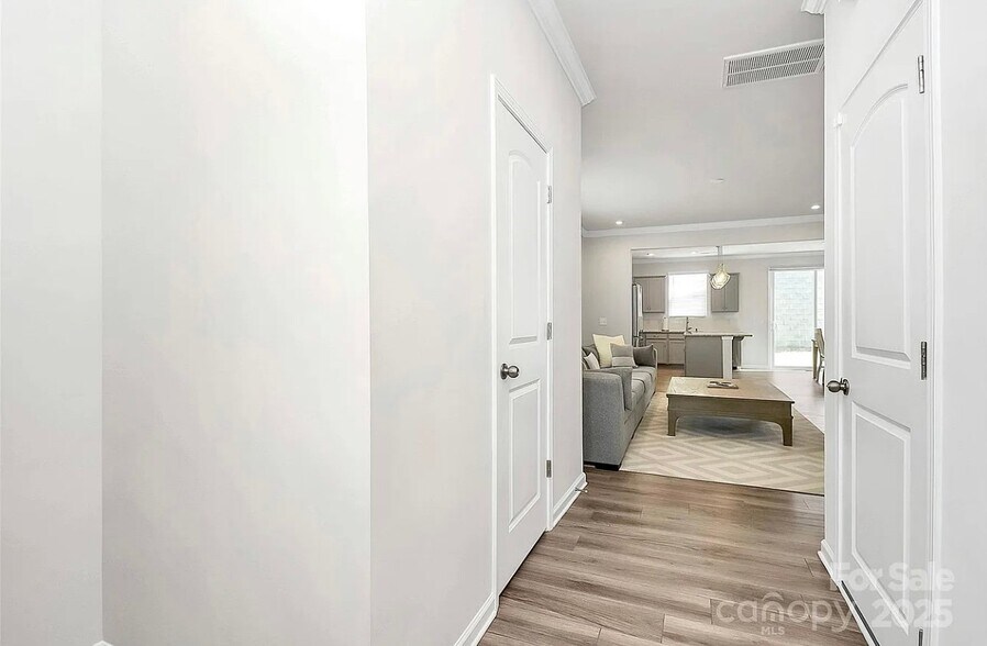 Building Photo - 16042 Red Buckeye Ln
