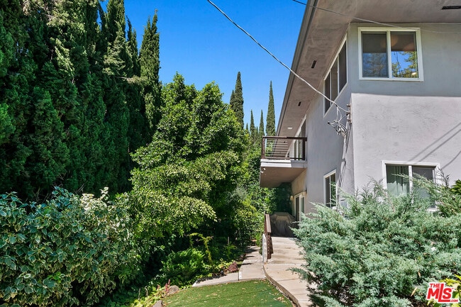 Building Photo - 3729 Reklaw Dr