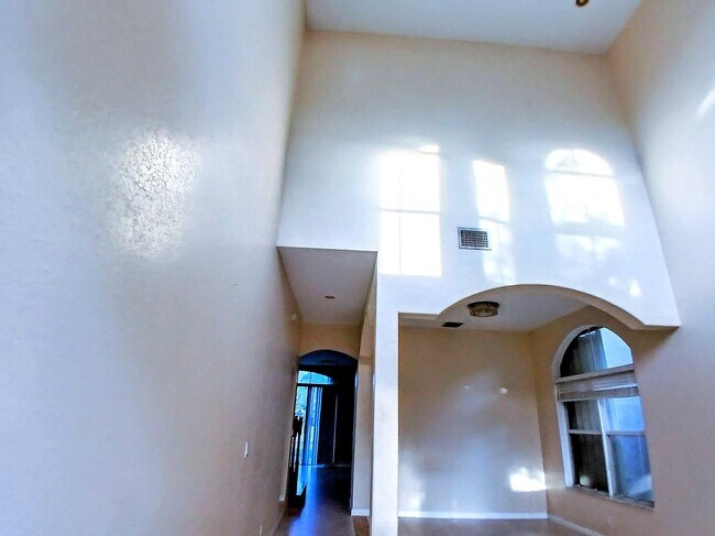 Building Photo - 1171 W Magnolia Cir
