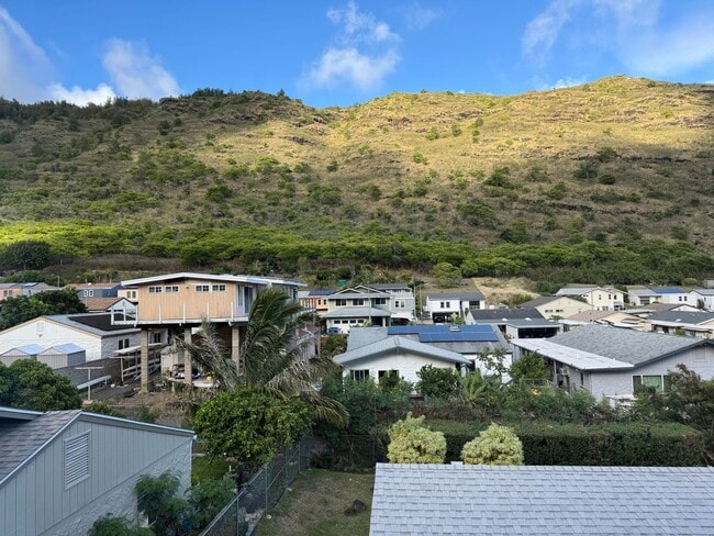 Building Photo - 541 Kuliouou Rd