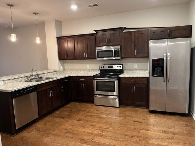 Building Photo - Cozy and Convenient Condo Living at Cambri...