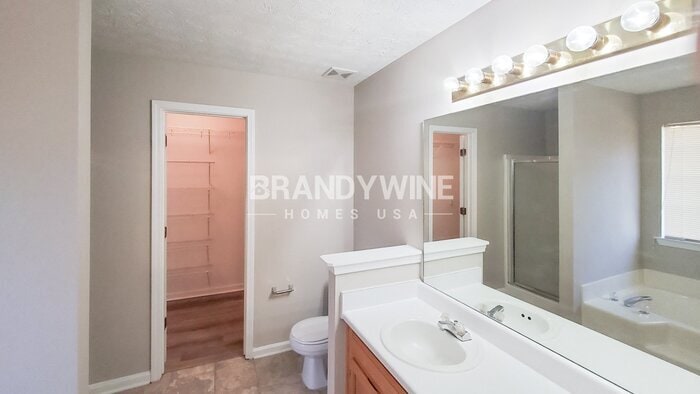 Building Photo - 505 Village Cir