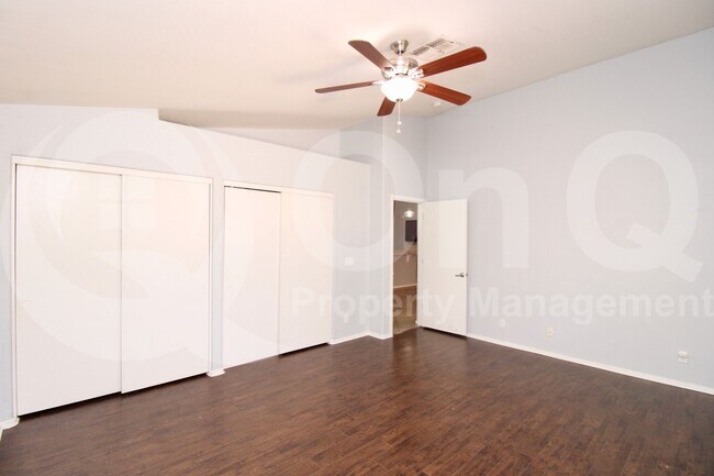 Building Photo - 511 E Pinto Dr