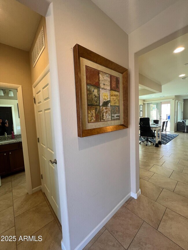 Building Photo - 29316 N Lone Pne Ln