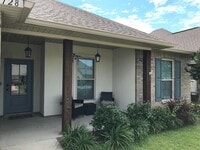 Building Photo - Just Minutes to Barksdale Air Force Base.....