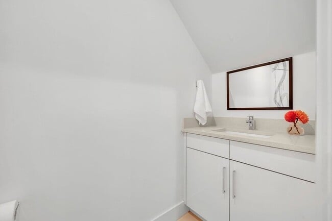 Building Photo - 438 W Swoope Ave