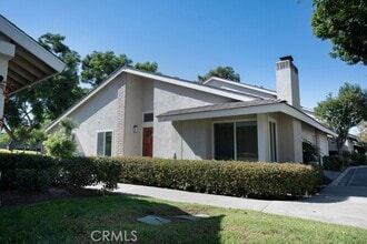 Building Photo - 13 Brookmont