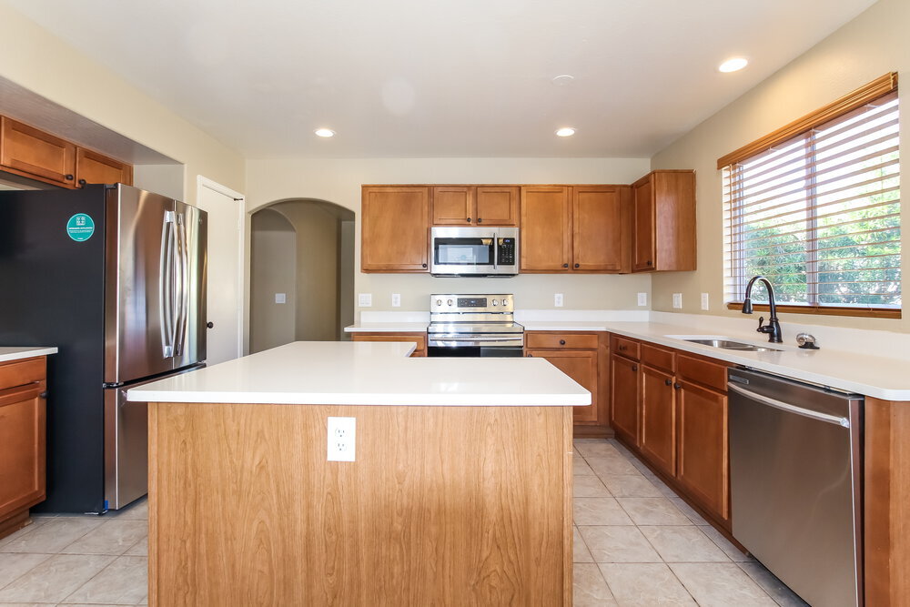 Building Photo - 12649 W Shaw Butte Dr