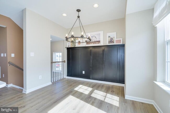 Building Photo - 201 Hillsdale Pl