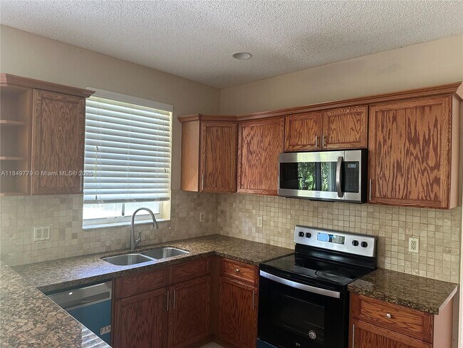 Building Photo - 4383 Laurel Ridge Cir