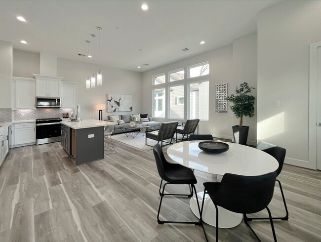 Building Photo - 8316 Curry Rd