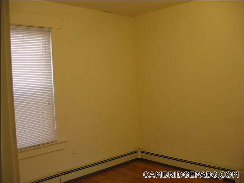 Building Photo - 357 Windsor St