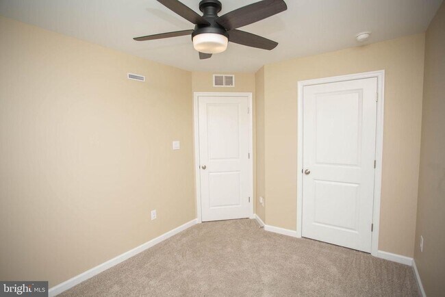 Building Photo - 239 Macoun Way