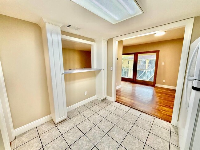 Building Photo - 7612 Camarina Calle