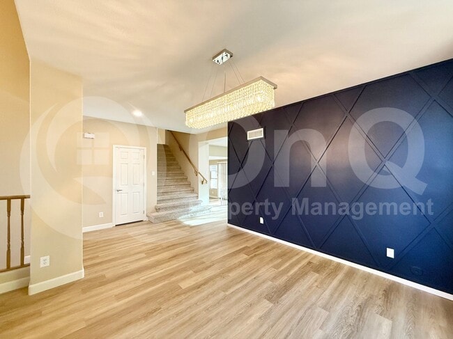 Building Photo - 1432 S Apache Dr