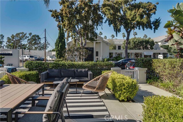 Building Photo - 608 Heliotrope Ave