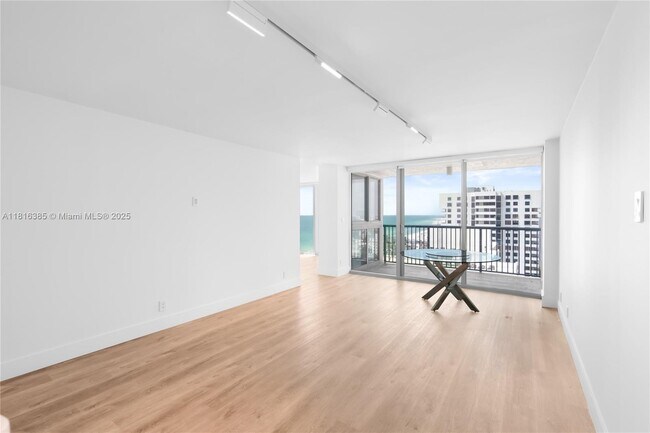 Building Photo - 2655 Collins Ave