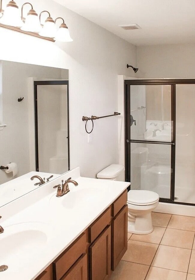Building Photo - Beautiful 3 Bed | 2.5 Bath Townhome in Pri...