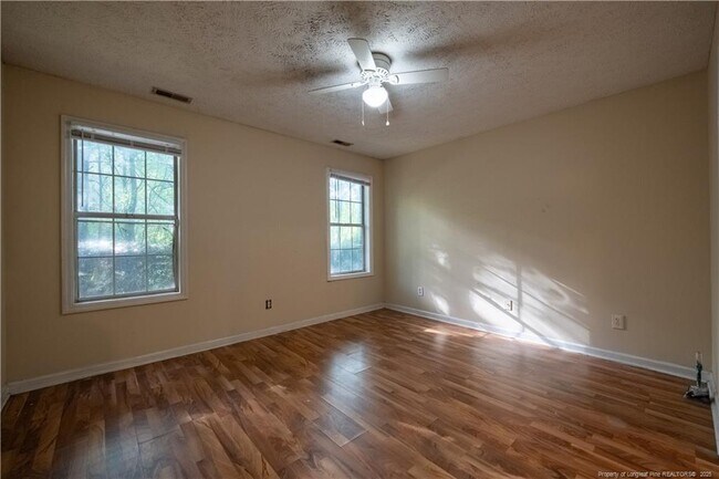 Building Photo - 352 Bubble Creek Ct