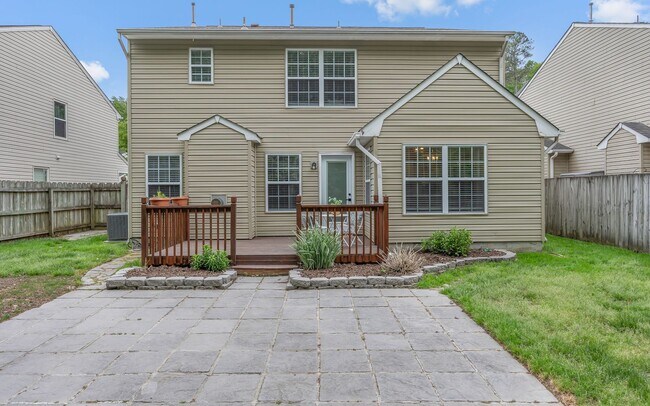 Building Photo - READY NOW!! 4-Bedroom Home w/Attached Garage! Pet Friendly - Fenced Backyard - MUST SEE!