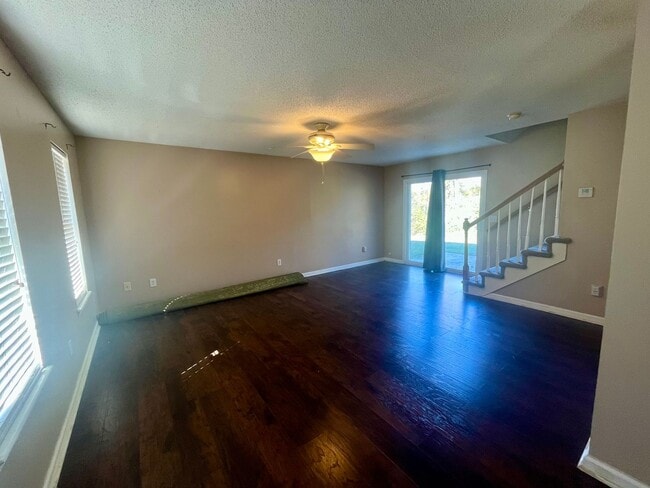 Building Photo - 1301 Davis Mill Rd