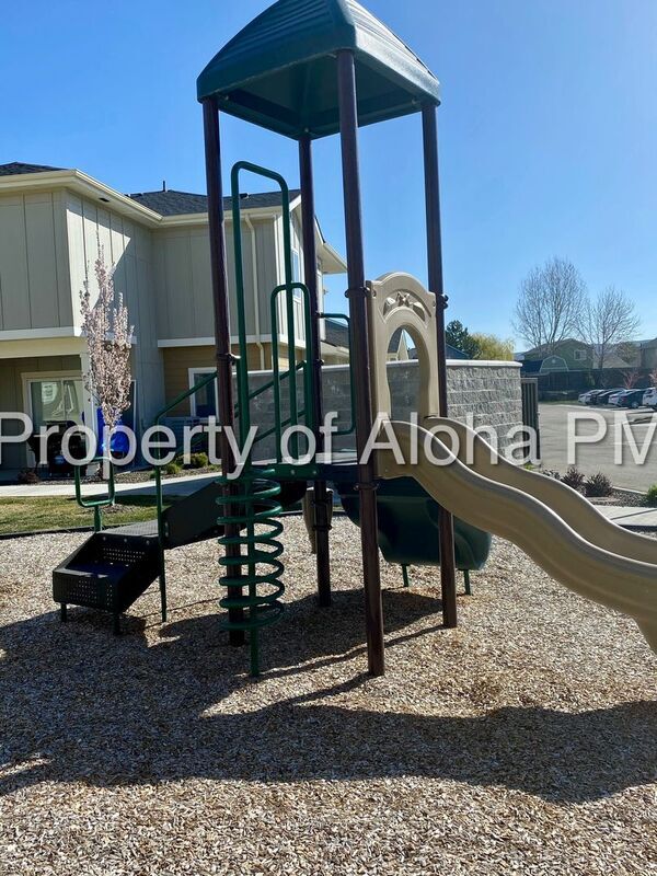 Building Photo - 3590 E Grand Forest Dr