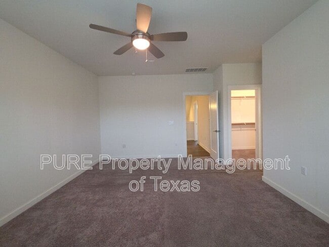 Building Photo - 6800 Menchaca Rd