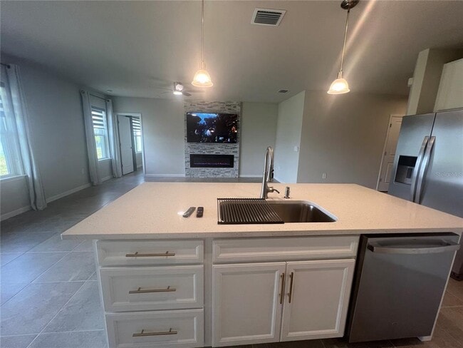 Building Photo - 1717 West Palms Drive