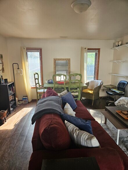 Living room 3 - 329 W Benton St