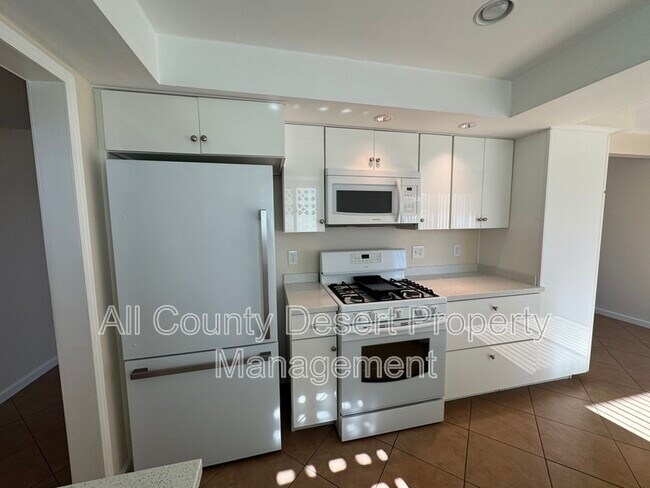 Building Photo - 73502 Sun Ln