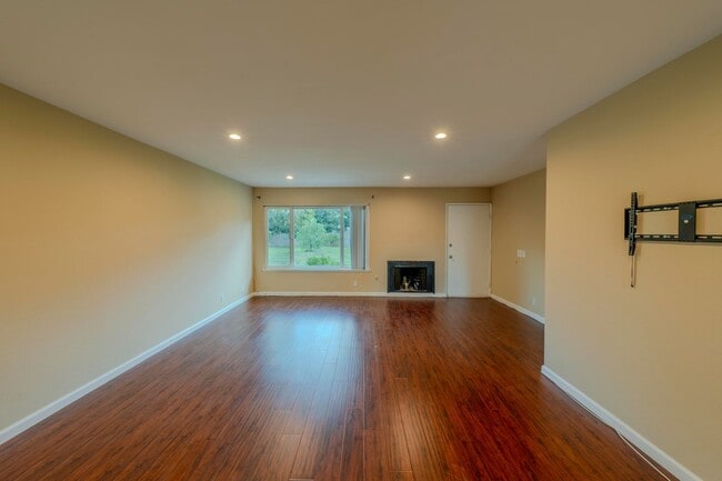 Building Photo - 101 West Riverdale Ave