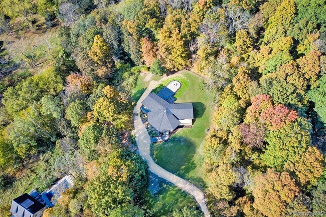 Building Photo - 568 Oak Summit Rd